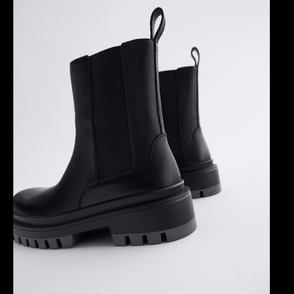 US 7.5 ZARA Leather boots - Picture 5 of 7
